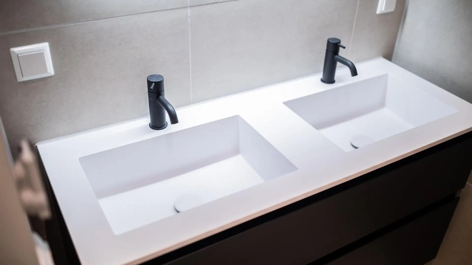 Lavish 1 Bedroom Apartment 50M2 -Ss177L- Rotterdam